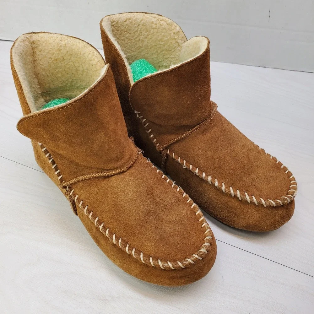 Tan Suede Moccasin Boots Faux Shearling Lined Whipstitch Ankle Wmn 8 Hippie Boho